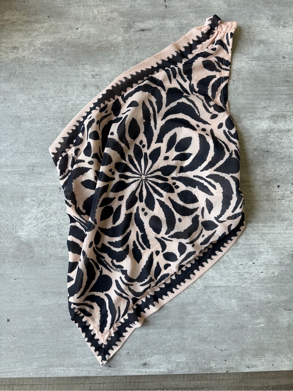 Free People One-Shoulder shore night out  Top in Tan and Black